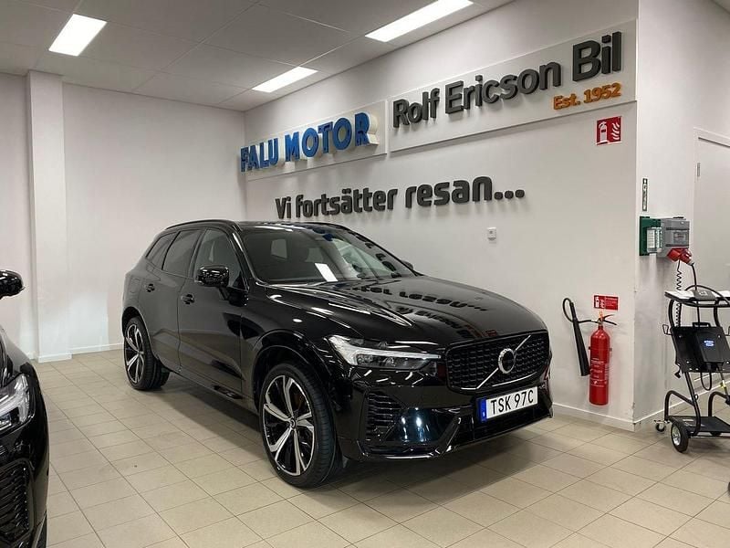 Svart Begagnad 2022 Volvo XC60 R-Design SUV | 499 500 kr (Marknadspris) - Bild 1/4