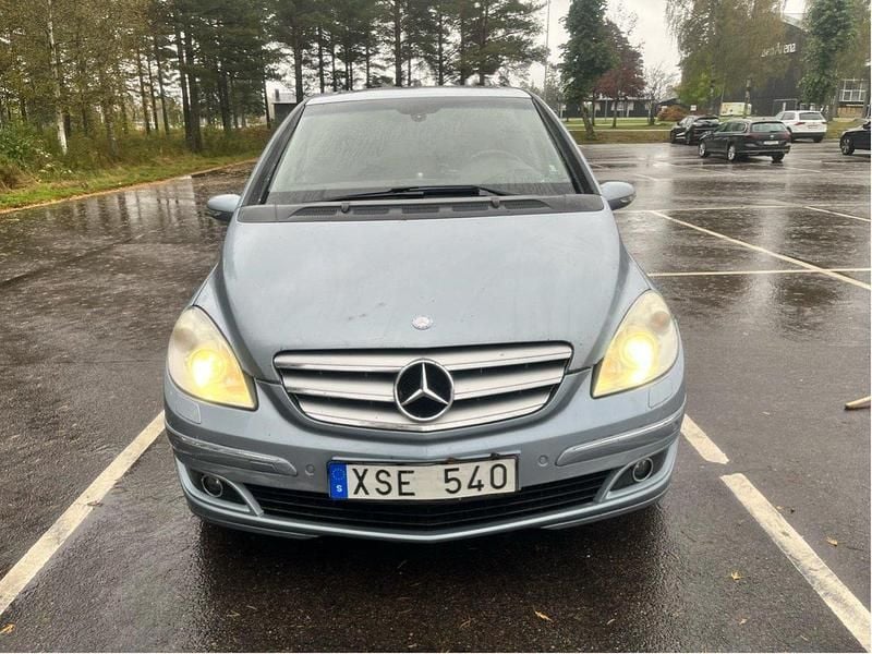 Blå Begagnad 2006 Mercedes B200 Minibuss | 32 400 kr (Bra pris) - Bild 1/4