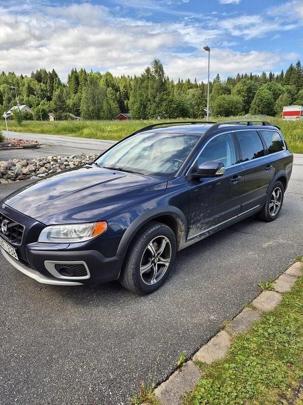 Blå Begagnad 2013 Volvo XC70 Momentum SUV | 120 000 kr (Bra pris) - Bild 1/2