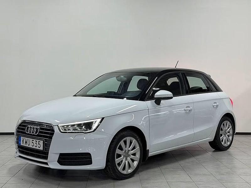 Vit Begagnad 2015 Audi A1 Sportback Sport Halvkombi | 99 900 kr (Marknadspris) - Bild 1/4