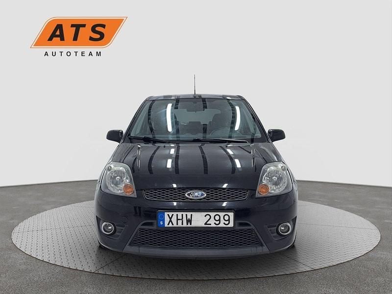 Svart Begagnad 2005 Ford Fiesta ST Halvkombi | 29 900 kr (Marknadspris) - Bild 1/4