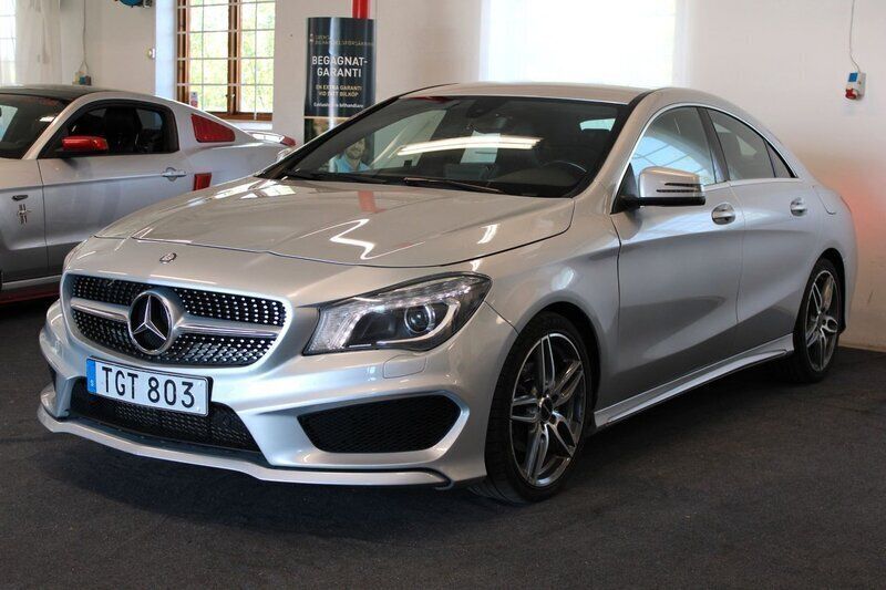 Silver Begagnad 2014 Mercedes CLA180 AMG Sedan | 184 900 kr (Marknadspris) - Bild 1/2