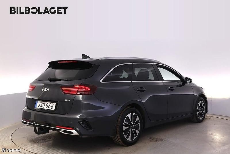 Begagnad Kia Ceed Advance 105 HK (77 kW) 2022 Grå Halvkombi