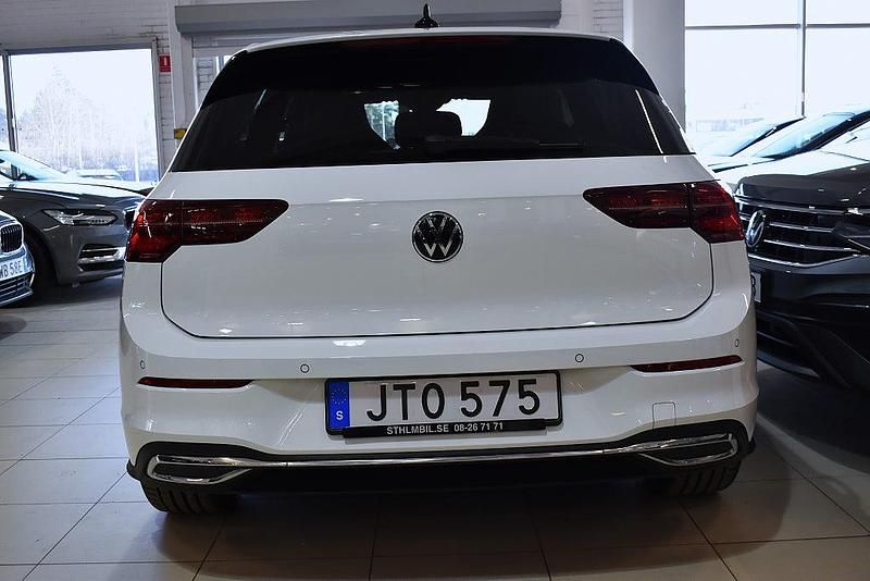 Begagnad VW Golf VIII GTE 245 HK (180 kW) 2020 Vit Halvkombi