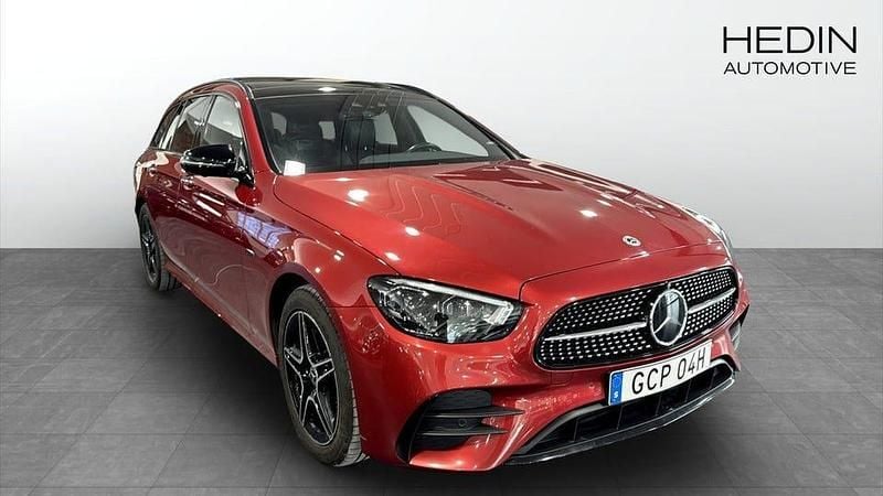 Begagnad Mercedes E300 AMG 194 HK (142 kW) 2021 Röd Kombi