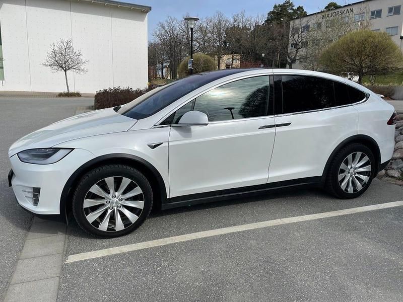 Begagnad 2020 Tesla Model X SUV | 415 000 kr (Lite dyr) - Bild 1/4