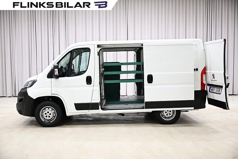 Vit Begagnad 2020 Peugeot Boxer Van | 139 700 kr (Superpris) - Bild 1/4