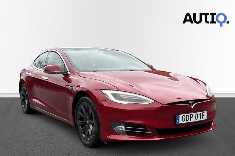 Begagnad Tesla Model S Long Range AWD 311 kW (423 HK) 2019 Röd Halvkombi