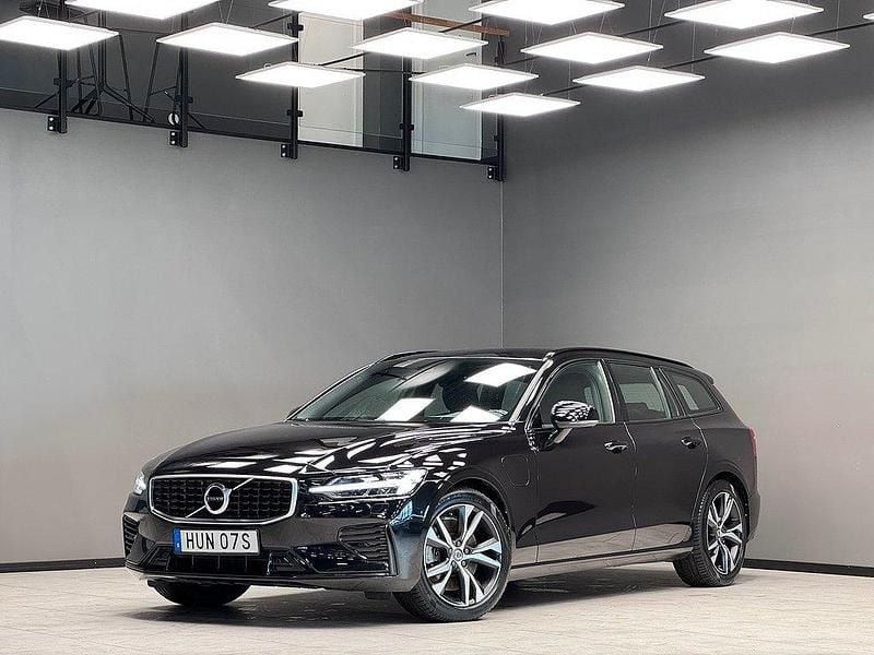 Svart Begagnad 2020 Volvo V60 R-Design Kombi | 349 900 kr (Bra pris) - Bild 1/3