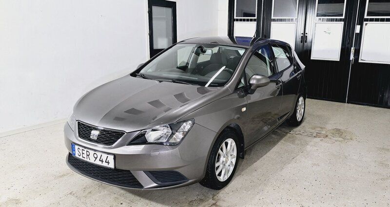 Grå Begagnad 2017 Seat Ibiza Style Halvkombi | 89 900 kr (Marknadspris) - Bild 1/4