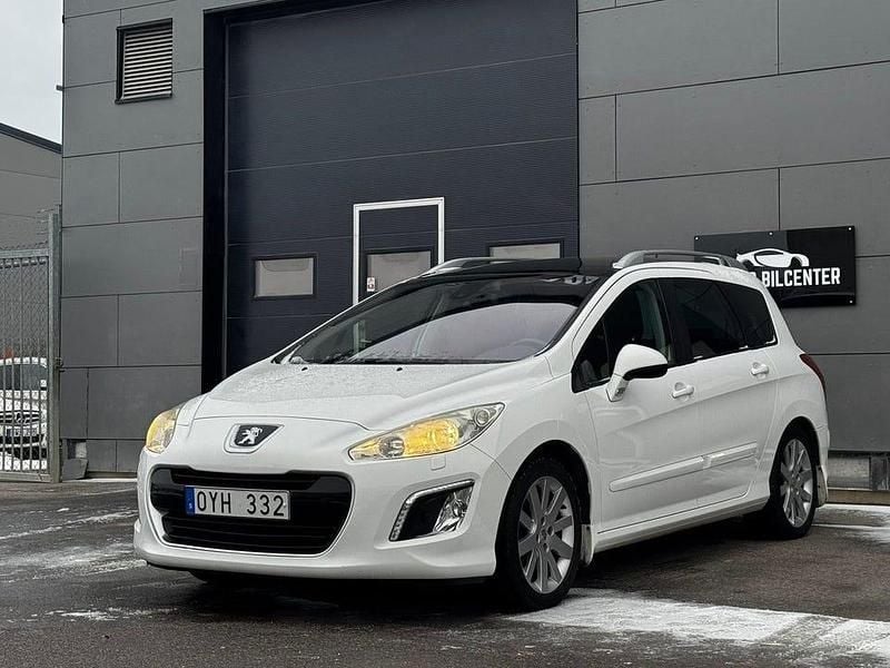 Begagnad Peugeot 308 SW 112 HK (82 kW) 2011 Vit Kombi