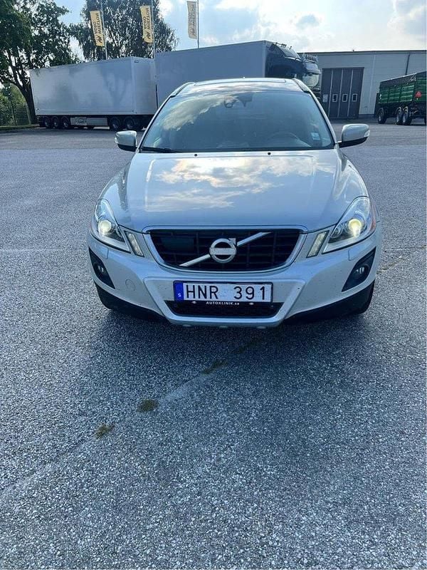 Grå Begagnad 2009 Volvo XC60 Summum SUV | 80 000 kr (Bra pris) - Bild 1/4