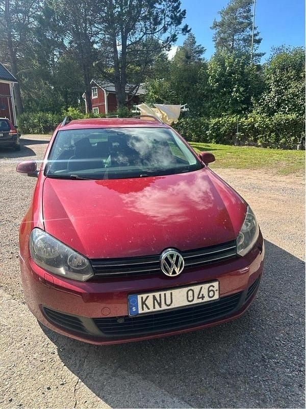 Röd Begagnad 2010 VW Golf VI Kombi | 29 000 kr (Bra pris) - Bild 1/3