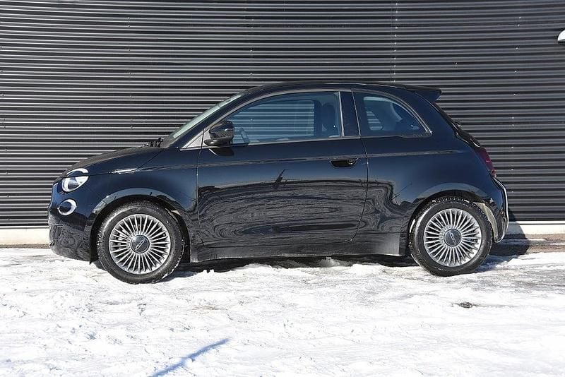 Begagnad Fiat 500e Icon 86 kW (118 HK) 2021 Svart Halvkombi