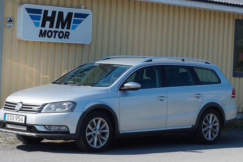 Silver Begagnad 2015 VW Passat Alltrack Kombi | 99 900 kr (Marknadspris) - Bild 1/4