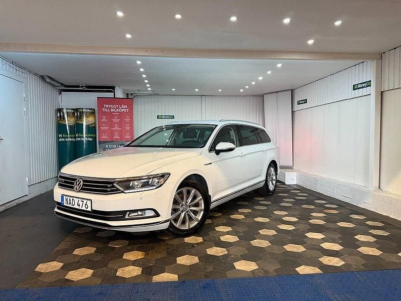 Vit Begagnad 2015 VW Passat GT Kombi | 139 999 kr (Marknadspris) - Bild 1/4