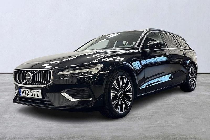 Svart Begagnad 2024 Volvo V60 Core Kombi | 449 900 kr (Marknadspris) - Bild 1/4