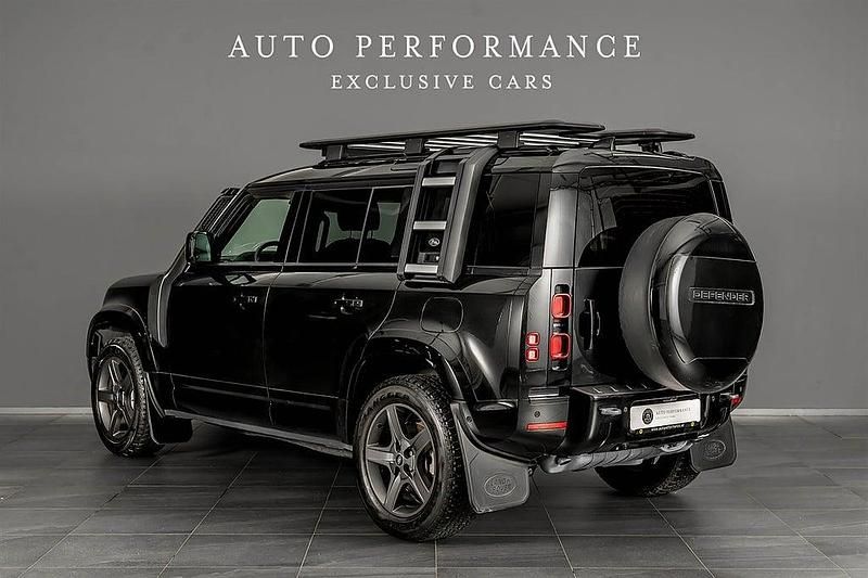 Begagnad Land Rover Defender Dynamic 400 HK (294 kW) 2023 Svart SUV