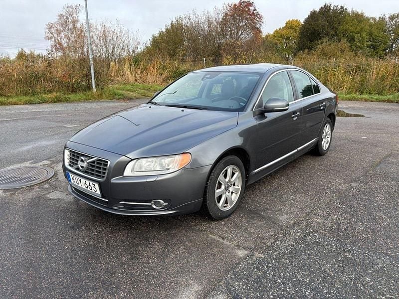 Grå Begagnad 2012 Volvo S80 Momentum Sedan | 67 900 kr (Dyr) - Bild 1/4