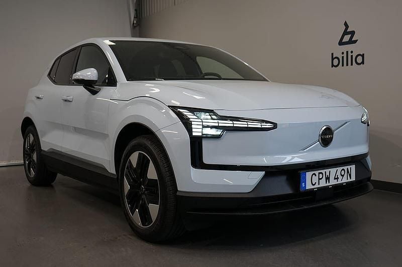 Ljusblå Begagnad 2024 Volvo EX30 Core SUV | 379 000 kr - Bild 1/3