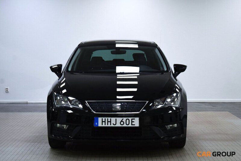 Svart Begagnad 2019 Seat Leon Ecomotive Halvkombi | 172 800 kr (Marknadspris) - Bild 1/4