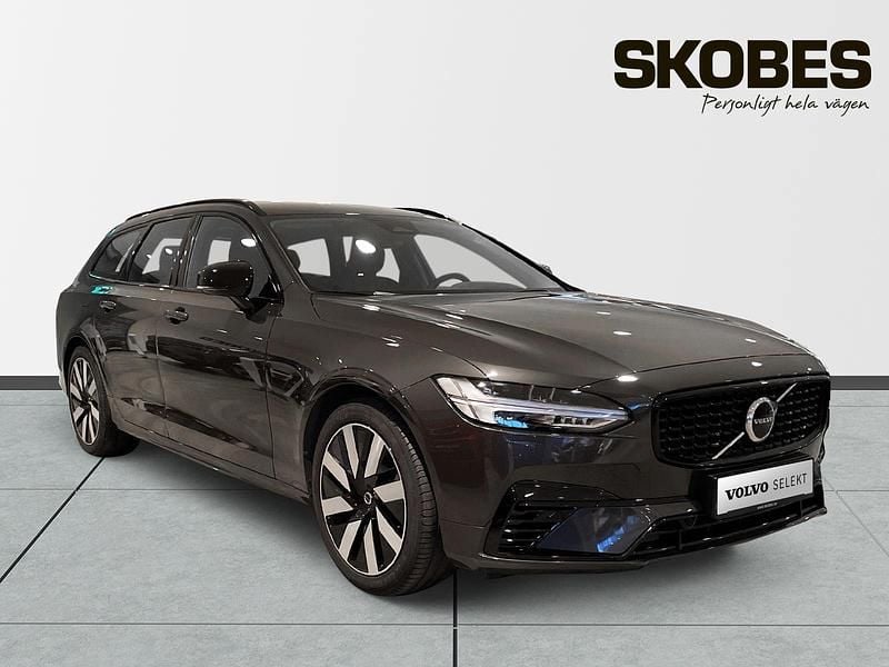 Grå Begagnad 2025 Volvo V90 Kombi | 489 300 kr (Dyr) - Bild 1/3