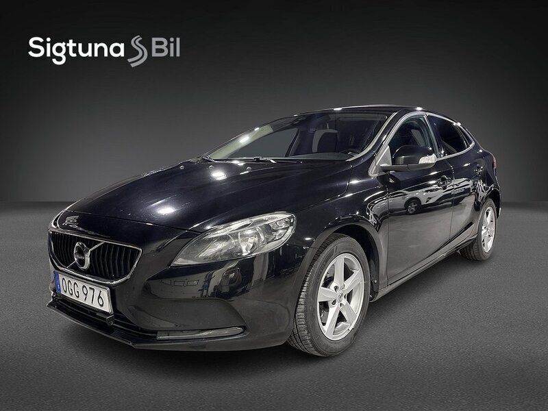 Svart Begagnad 2016 Volvo V40 Kinetic Kombi | 129 900 kr (Marknadspris) - Bild 1/3
