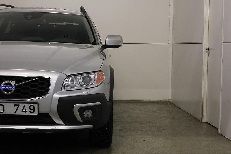 Begagnad Volvo XC70 Summum 163 HK (119 kW) 2013 Silver Kombi