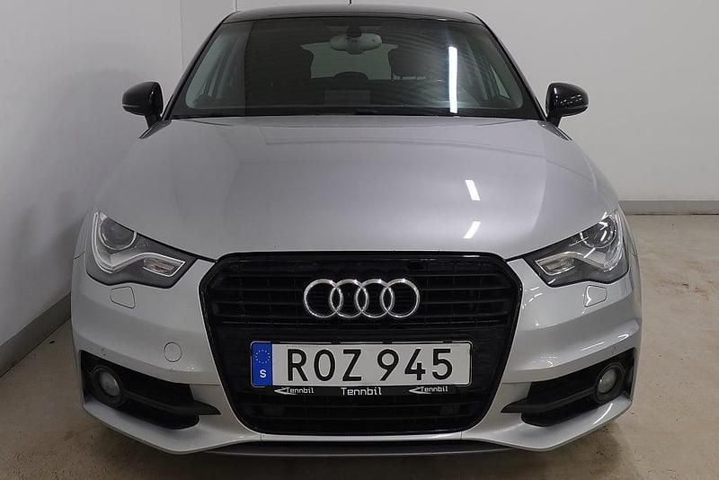 Begagnad Audi A1 Sportback S-Line 122 HK (89 kW) 2014 Silver Halvkombi