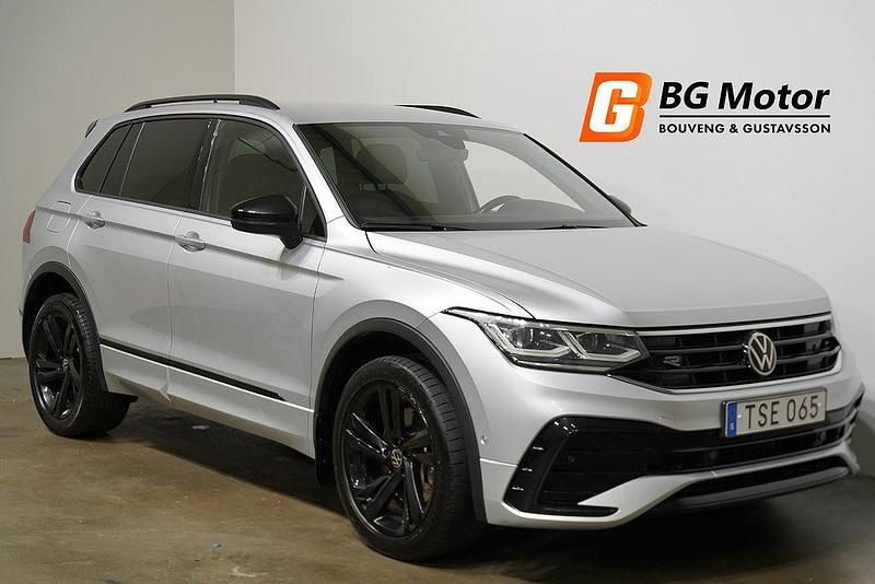 Silver Begagnad 2021 VW Tiguan R-line SUV | 289 600 kr (Lite dyr) - Bild 1/4