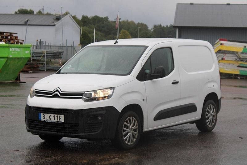 Vit Begagnad 2021 Citroën Berlingo Minibuss | 63 000 kr - Bild 1/4