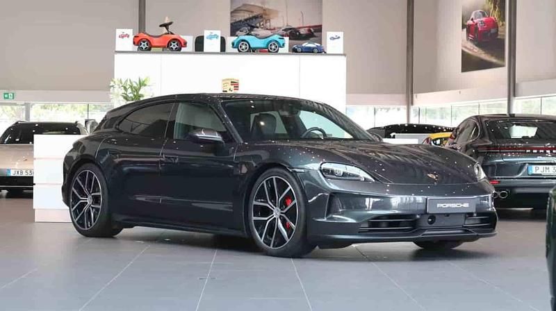 Grå Begagnad 2025 Porsche Taycan 4S Sport Turismo Sedan | 1 245 000 kr - Bild 1/1