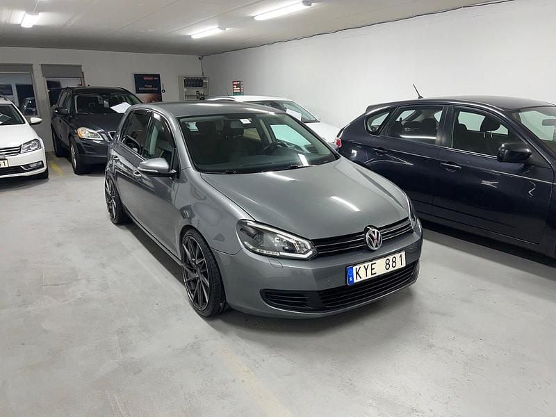 Grå Begagnad 2010 VW Golf VI GT Halvkombi | 94 900 kr (Dyr) - Bild 1/4