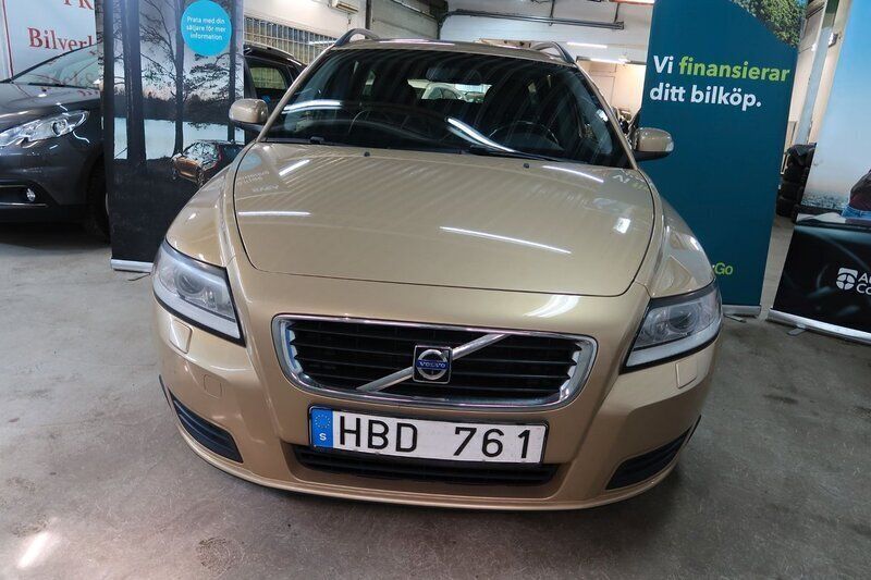 Ljusbrun (brun) Begagnad 2008 Volvo V50 Kinetic Kombi | 54 900 kr (Marknadspris) - Bild 1/4