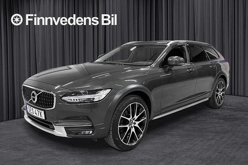 Mörkgrå (grå) Begagnad 2019 Volvo V90 CC Pro Kombi | 268 000 kr (Marknadspris) - Bild 1/4