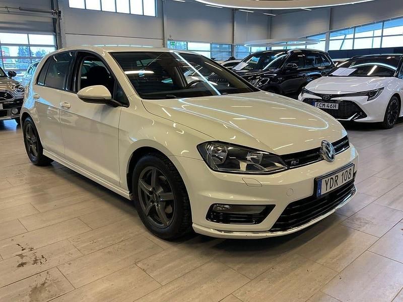 Begagnad VW Golf VII R-line 110 HK (80 kW) 2016 Vit Halvkombi