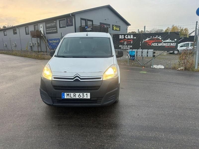 Vit Begagnad 2016 Citroën Berlingo Minibuss | 49 500 kr (Marknadspris) - Bild 1/4