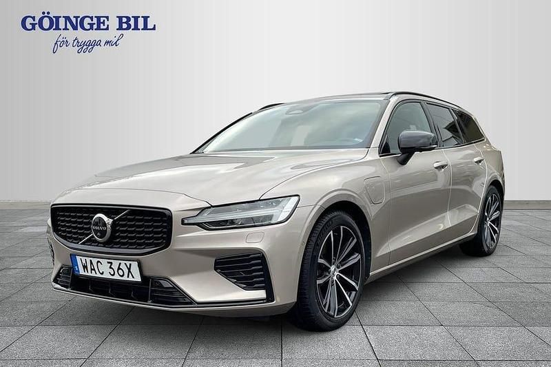 Grå Begagnad 2023 Volvo V60 Plus Kombi | 439 000 kr (Dyr) - Bild 1/2