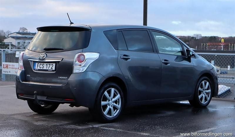 Begagnad Toyota Verso 150 HK (110 kW) 2014 Mörkgrå Minibuss