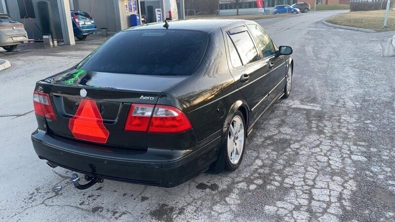 Grön Begagnad 2005 Saab 9-5 Aero Sedan | 30 000 kr (Marknadspris) - Bild 1/4