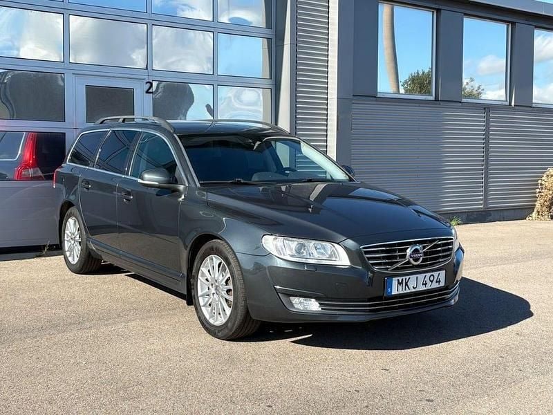 Begagnad Volvo V70 Momentum 181 HK (133 kW) 2014 Grå Kombi