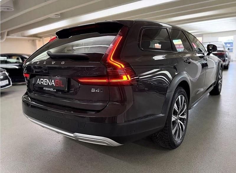 Begagnad Volvo V90 CC 197 HK (144 kW) 2022 Grå Kombi