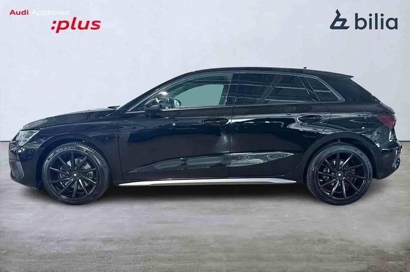Svart Begagnad 2021 Audi A3 Sportback Halvkombi | 229 900 kr - Bild 1/1