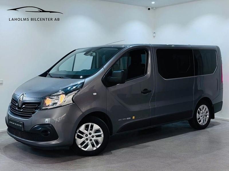 Grå Begagnad 2015 Renault Trafic Van | 119 900 kr - Bild 1/4