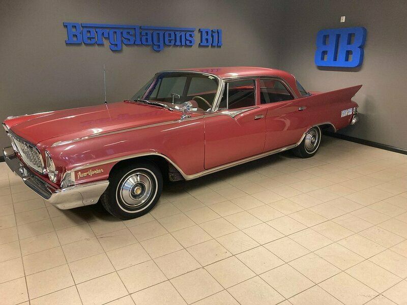 Röd Begagnad 1961 Chrysler New Yorker Sedan | 249 900 kr - Bild 1/1