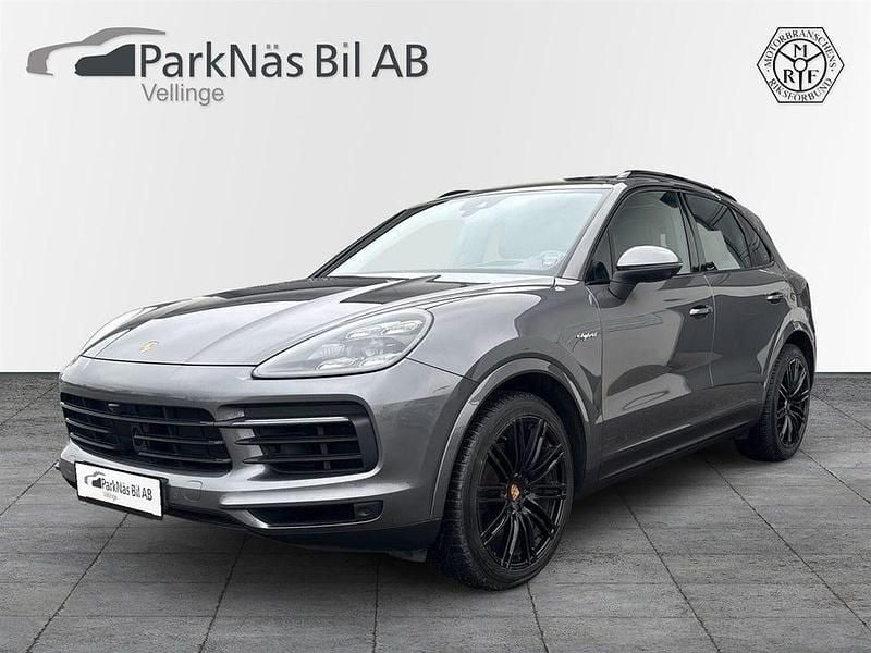 Begagnad Porsche Cayenne 462 HK (339 kW) 2020 Quarzit grey metallic SUV