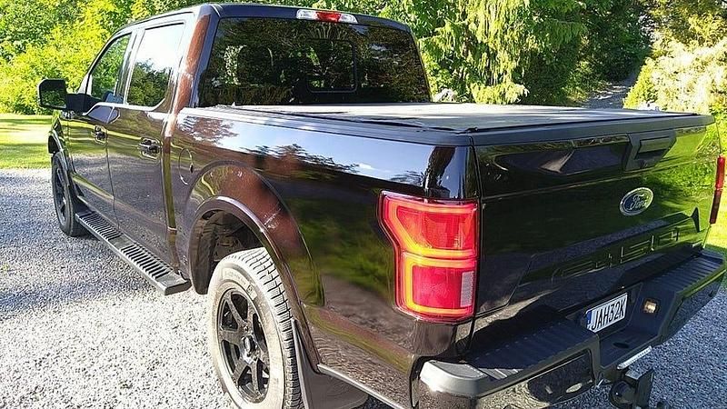 Begagnad Ford F-150 XLT 375 HK (275 kW) 2020 Rödbrun Pickup