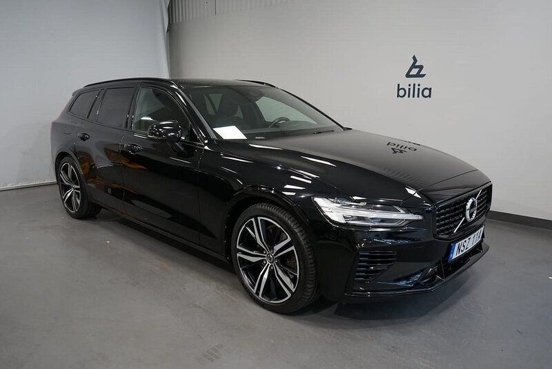 Svart Begagnad 2020 Volvo V60 R-Design Kombi | 374 900 kr (Marknadspris) - Bild 1/3