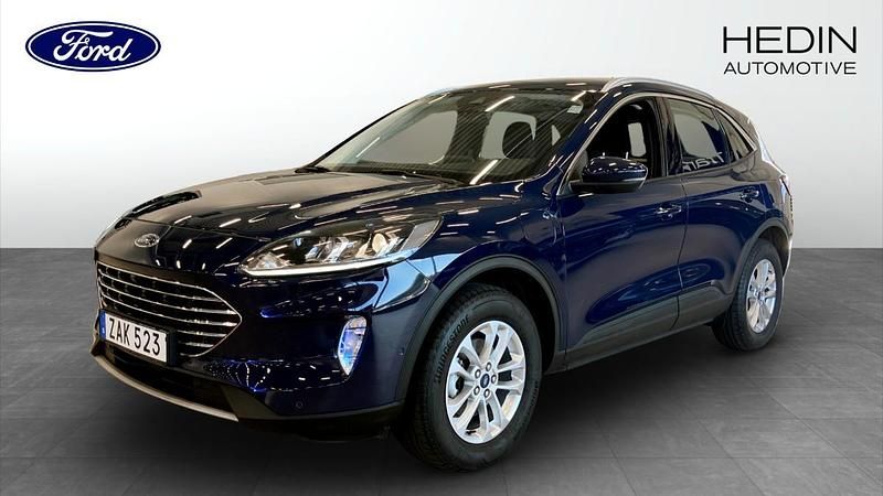 Blå (blue) Begagnad 2022 Ford Kuga Titanium SUV | 269 900 kr (Marknadspris) - Bild 1/4