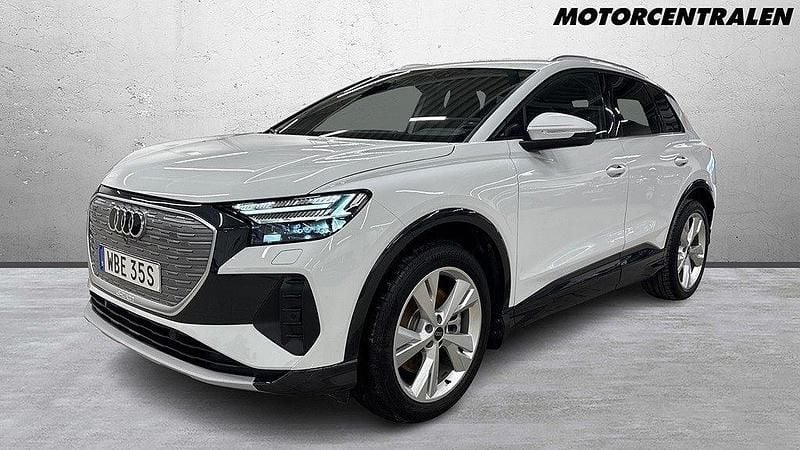 Vit Begagnad 2024 Audi Q4 e-tron Advanced Plus SUV | 539 000 kr (Marknadspris) - Bild 1/4